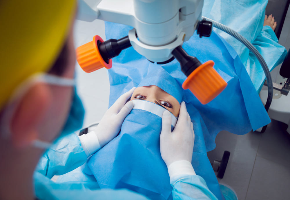 Médico Especialista en Retina